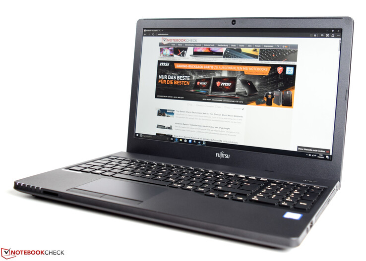 Fujitsu LifeBook A557 (Core i5, Full-HD) Laptop Review