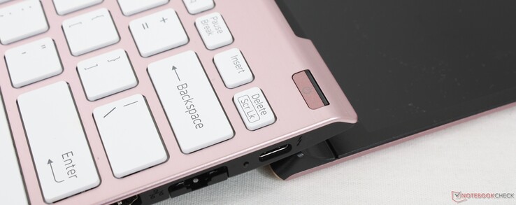 Intel Core i5-1155G7 debut: VAIO SX12 laptop review