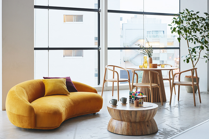 お部屋も気持ちも明るく。華やぐイエローソファ | NOCEノーチェ 家具