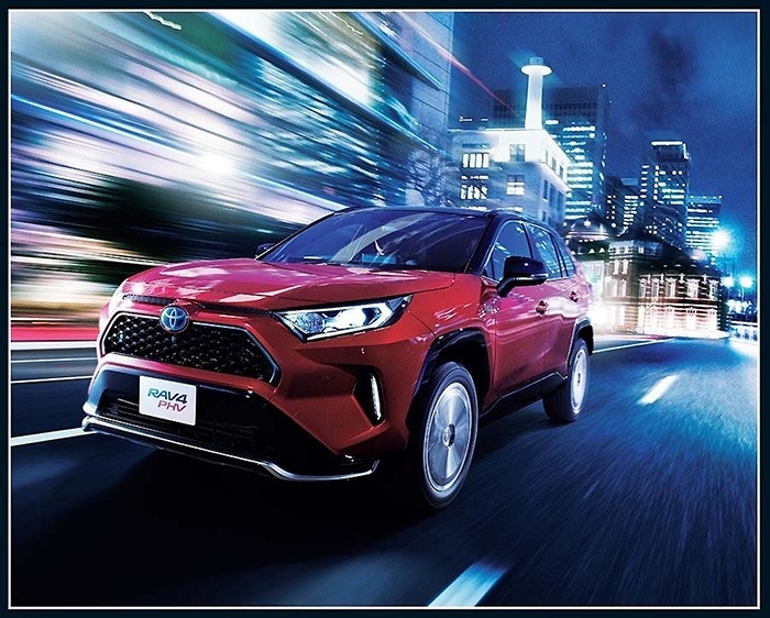 RAV4PHV新登場！！！＆Newハイラックス