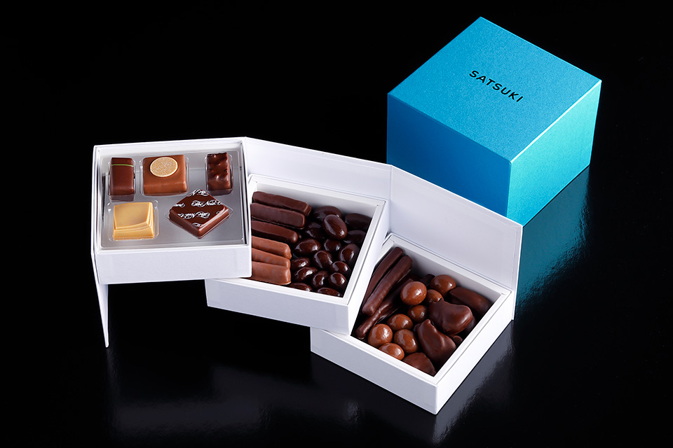 3段構えのコラボチョコBOX！ ピエール・エルメ・パリ×ニューオータニ