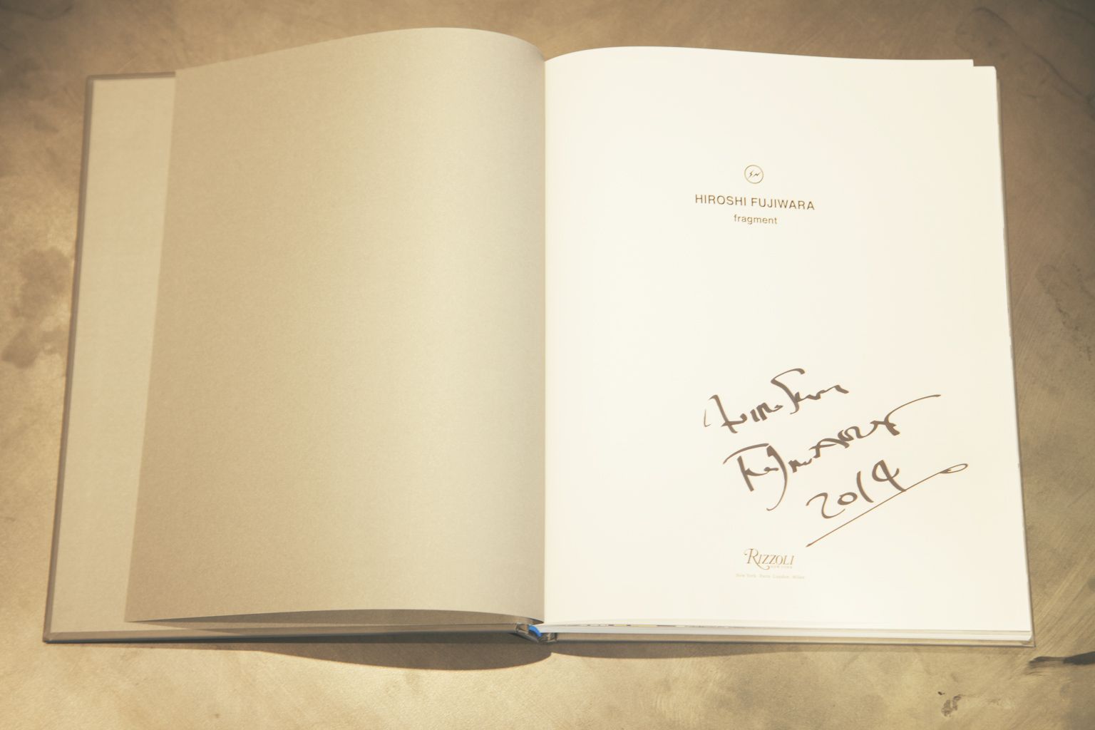 アーティスト・藤原ヒロシ 初のモノグラフを出版! サイン本を
