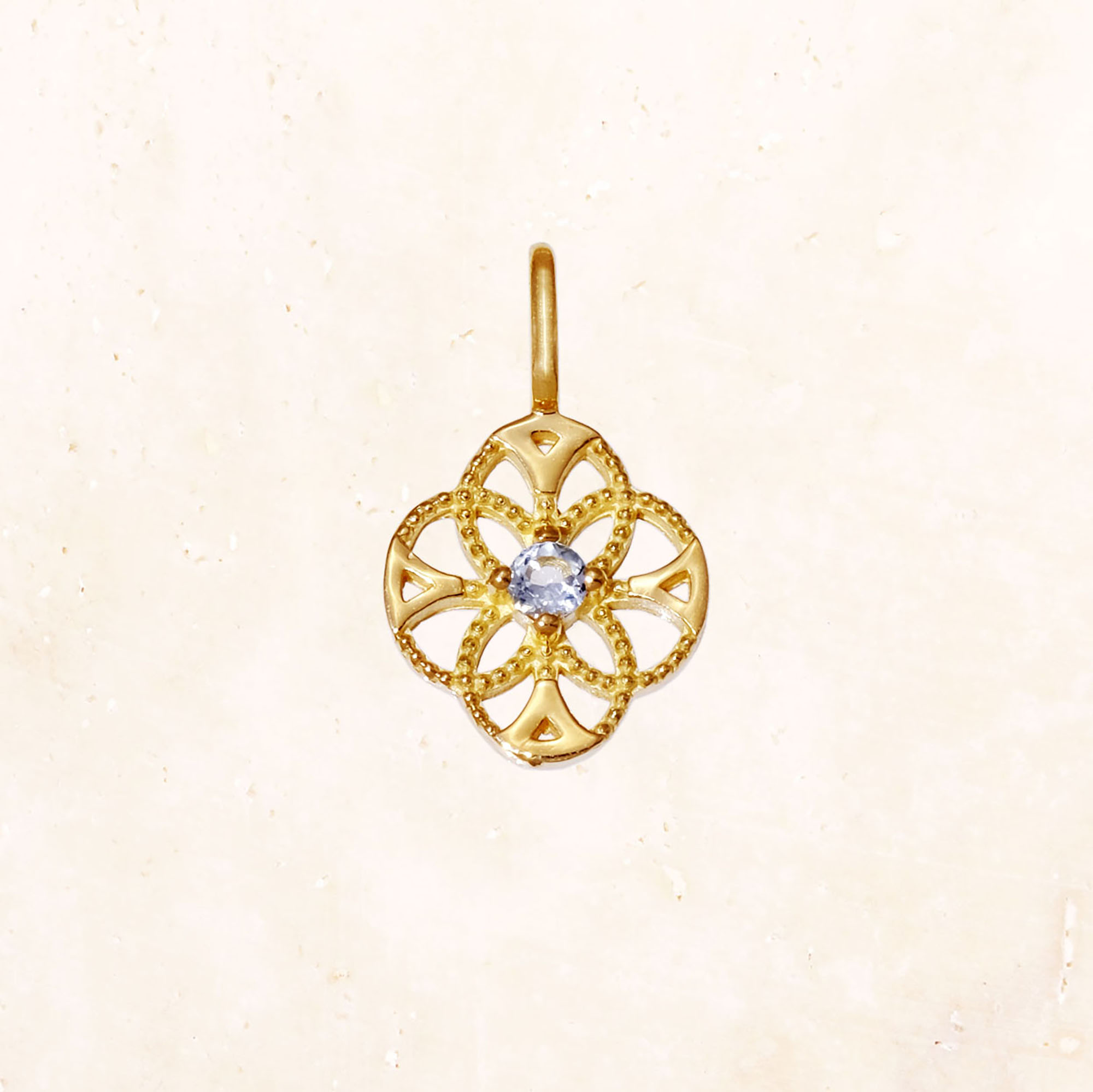 K18 レースフラワーバースストーンチャーム（アクアマリン