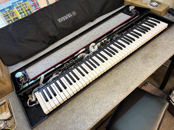 初物！YAMAHA電子ピアノNP32B修理！ | スタッフブログ | 難波の楽器店