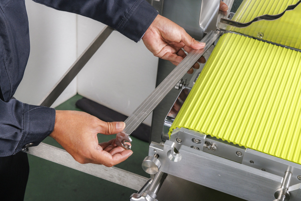 ハイクリーンミートスライサー NAS-330ER ヘルメスER | 株式会社なん