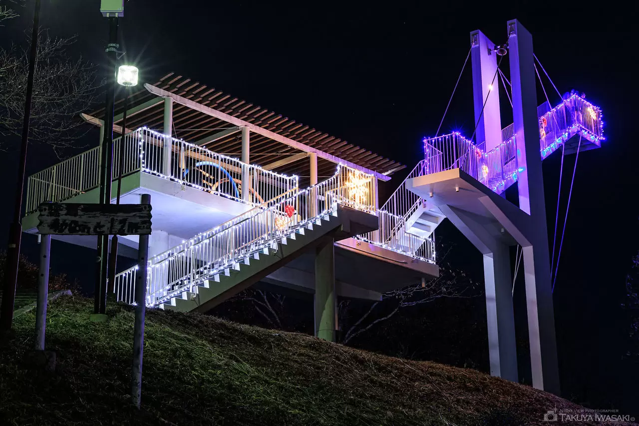 鐘の鳴る展望台・信貴生駒スカイラインの夜景（奈良県平群町）