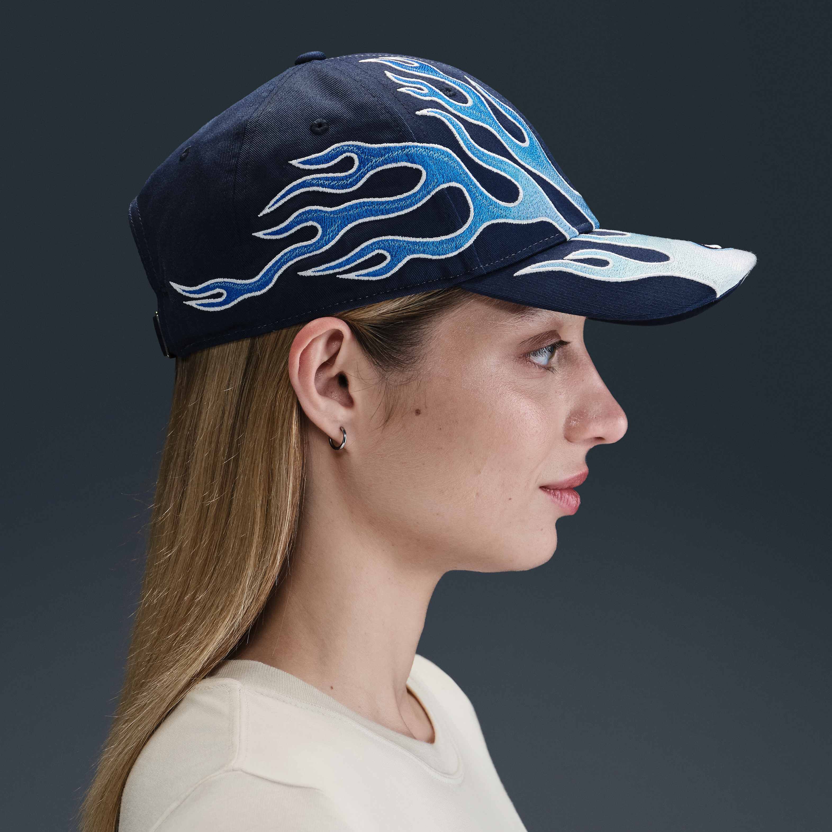 Buy Nike Club Cap Structured OG Flame Cap - Midnight Navy @ Nike UAE