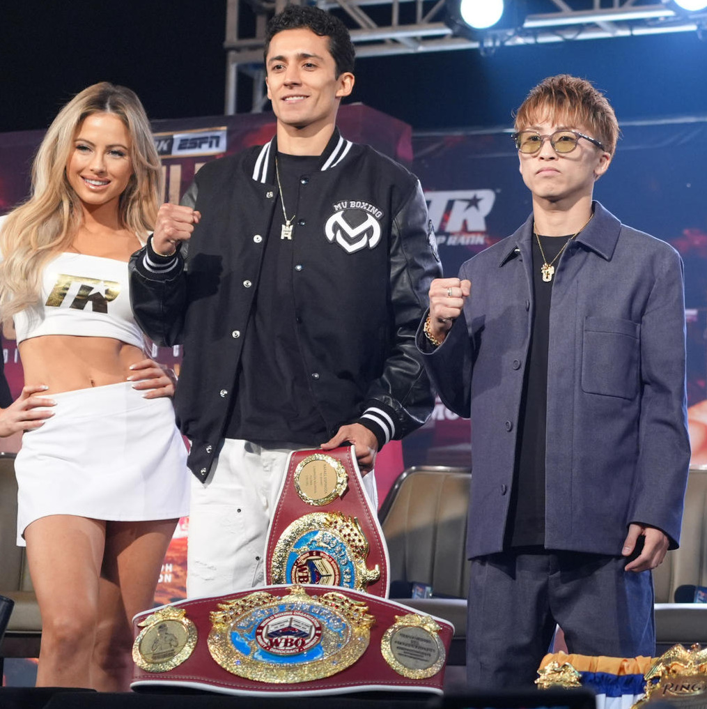 井上尚弥、会見中に“ハプニング” 隣の世界王者が突然の行動…「なぜ