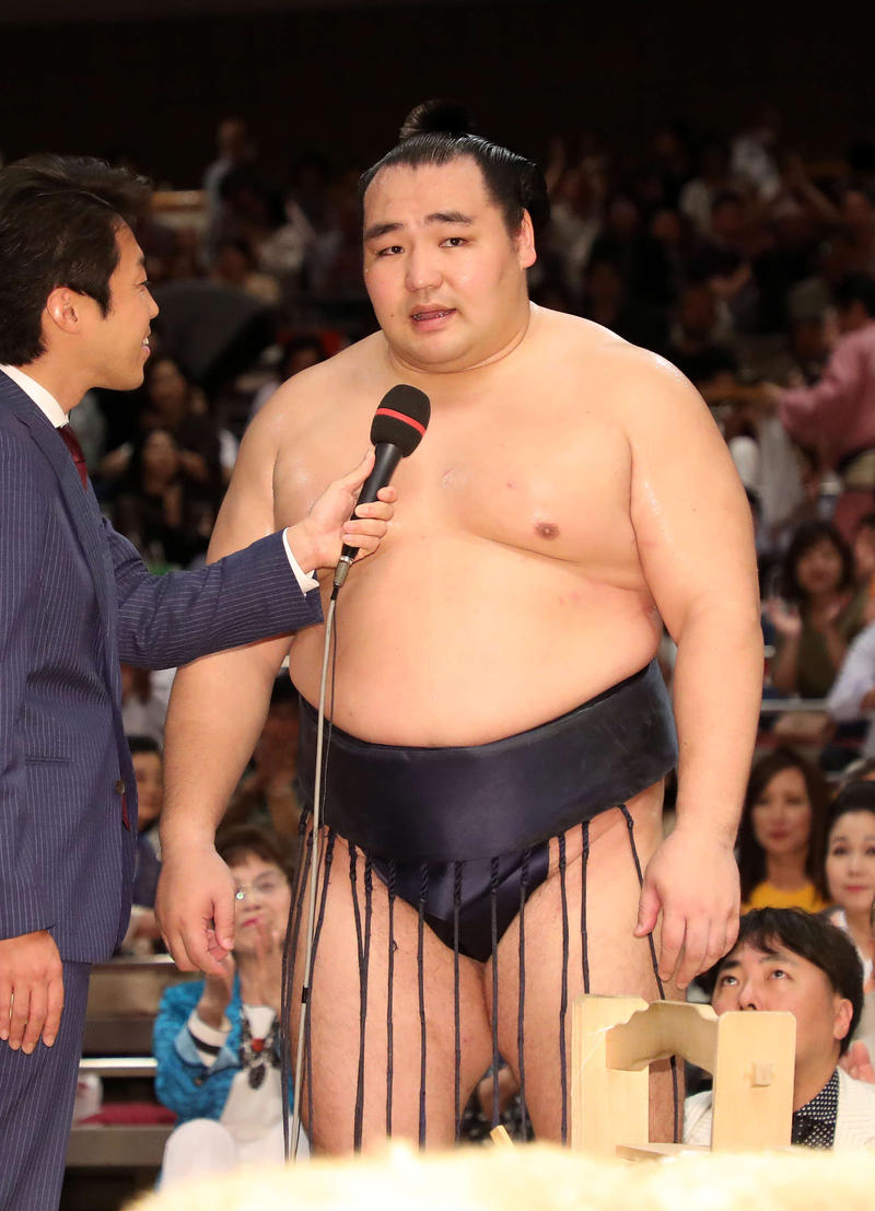 鶴竜が連覇で5度目V「横綱になった時からの目標」 - 大相撲 : 日刊