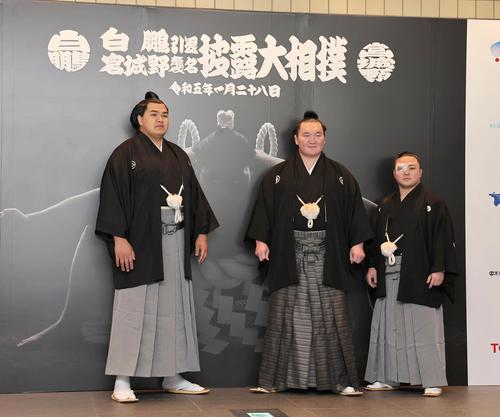 写真特集】元白鵬・宮城野親方「最後の土俵入り」断髪式参加者にも注目