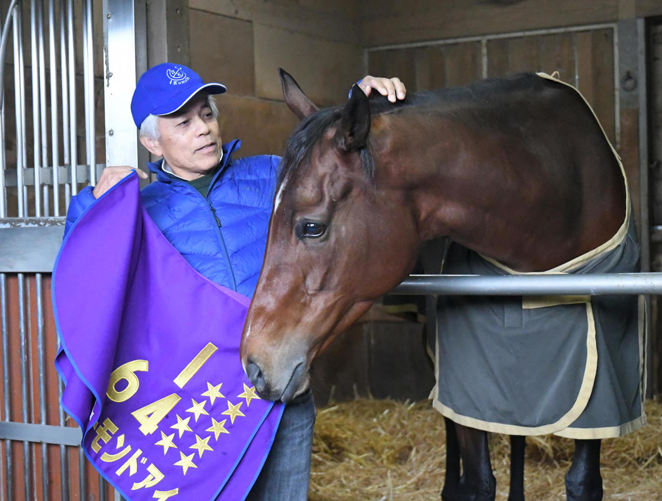 アーモンドアイ 帽子 引退馬 ウマ娘 キャップ 産駒アロンズロッド