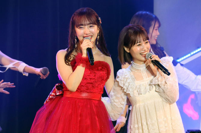 めるみお2人の卒業式みたい」サプライズ登場、HKT48卒業生朝長美桜も