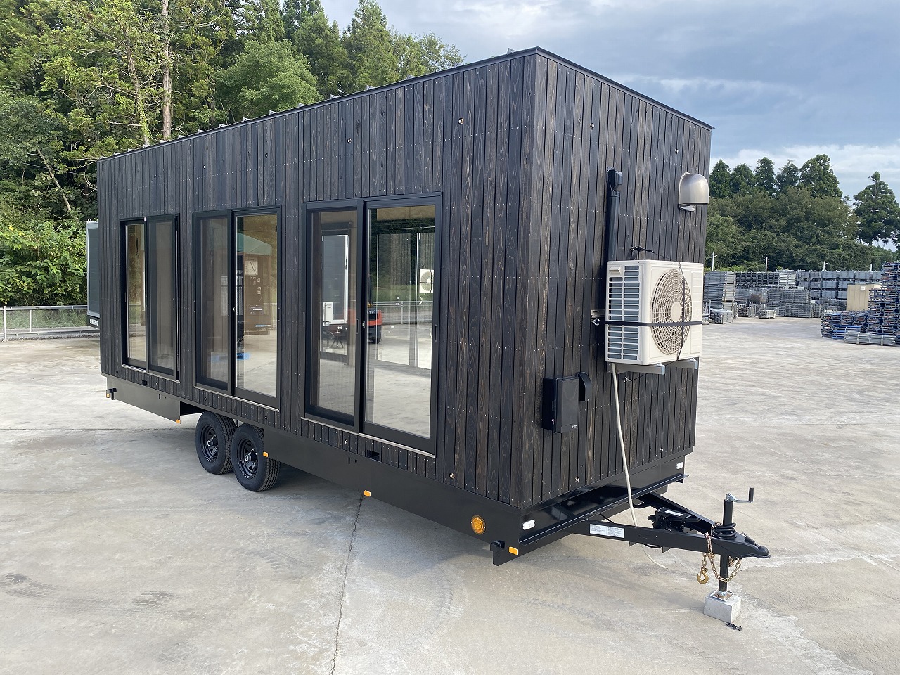 トレーラーハウスレンタルW6W(ウッドシックスウィンドウ 仮名称）7.2m