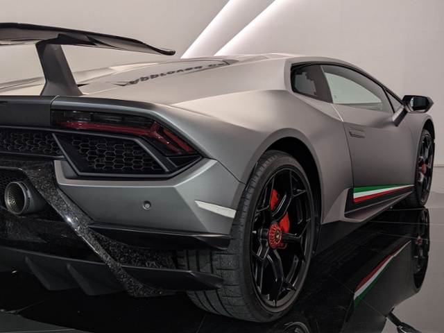 ランボルギーニウラカン ペルフォルマンテ（LDF） 4WD 左H