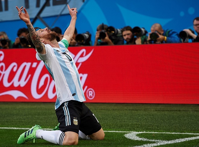 神は僕らと一緒だった」今大会初ゴールを決めたメッシ。劇的勝利に