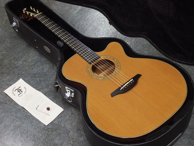 フォルヒ・ギターのジャンボ・スタイルモデル。美品中古が入荷しました