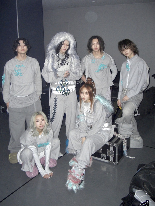 YOASOBI オフィシャルサイト