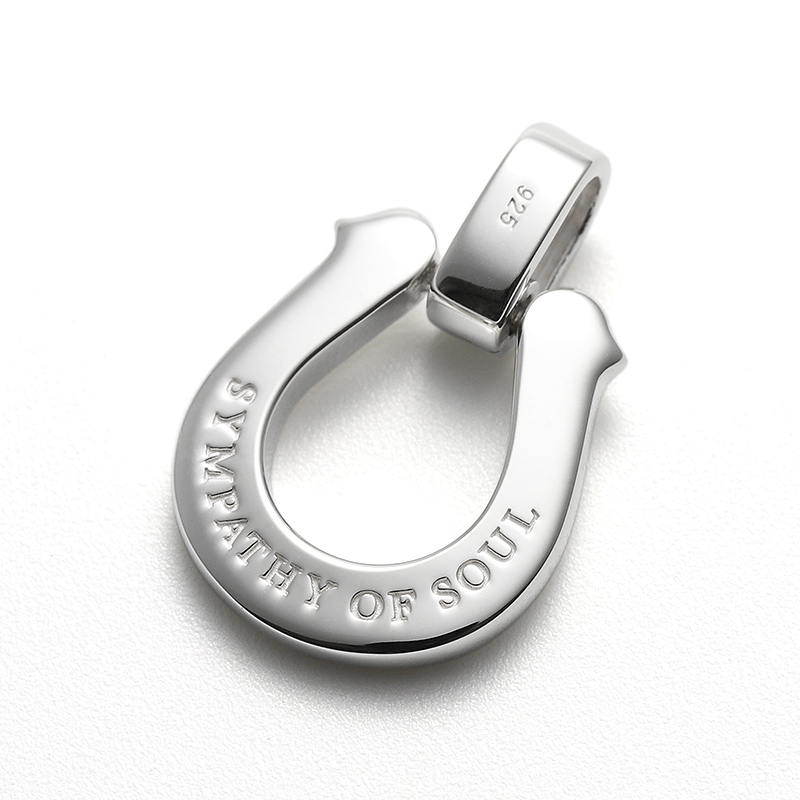 SYMPATHY OF SOUL（シンパシーオブソウル） Large Horseshoe Pendant