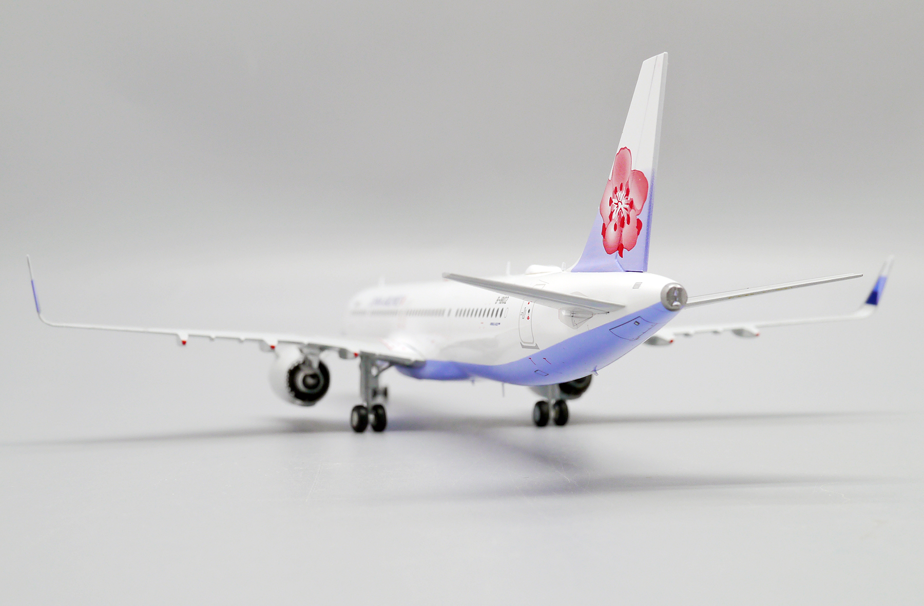 ScaleModelStore.com :: JC Wings 1:200 - XX20195 - China Airlines