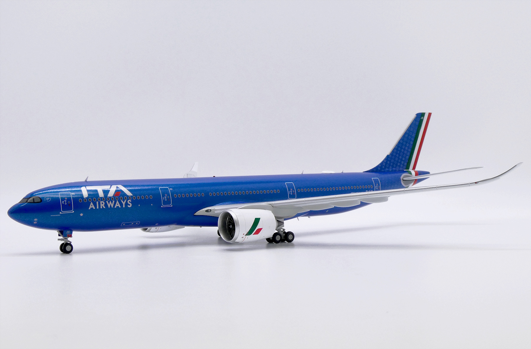 ScaleModelStore.com :: JC Wings 1:200 - XX20380 - ITA Airways