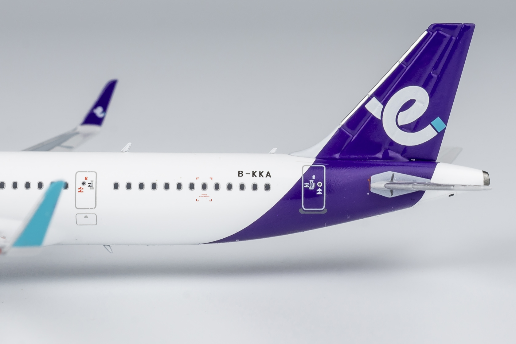 ScaleModelStore.com :: NG Models 1:400 - 13098 - Hong Kong Express