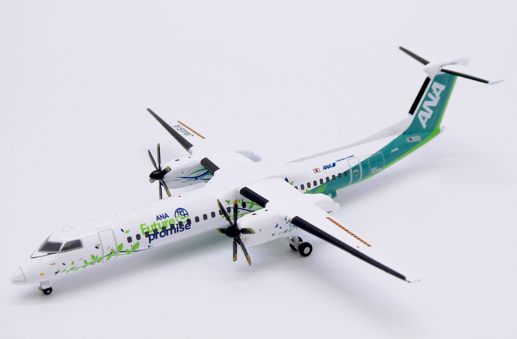 航空機・ヘリコプター ANA Dash8-Q400 JA451A eco Green 航空機