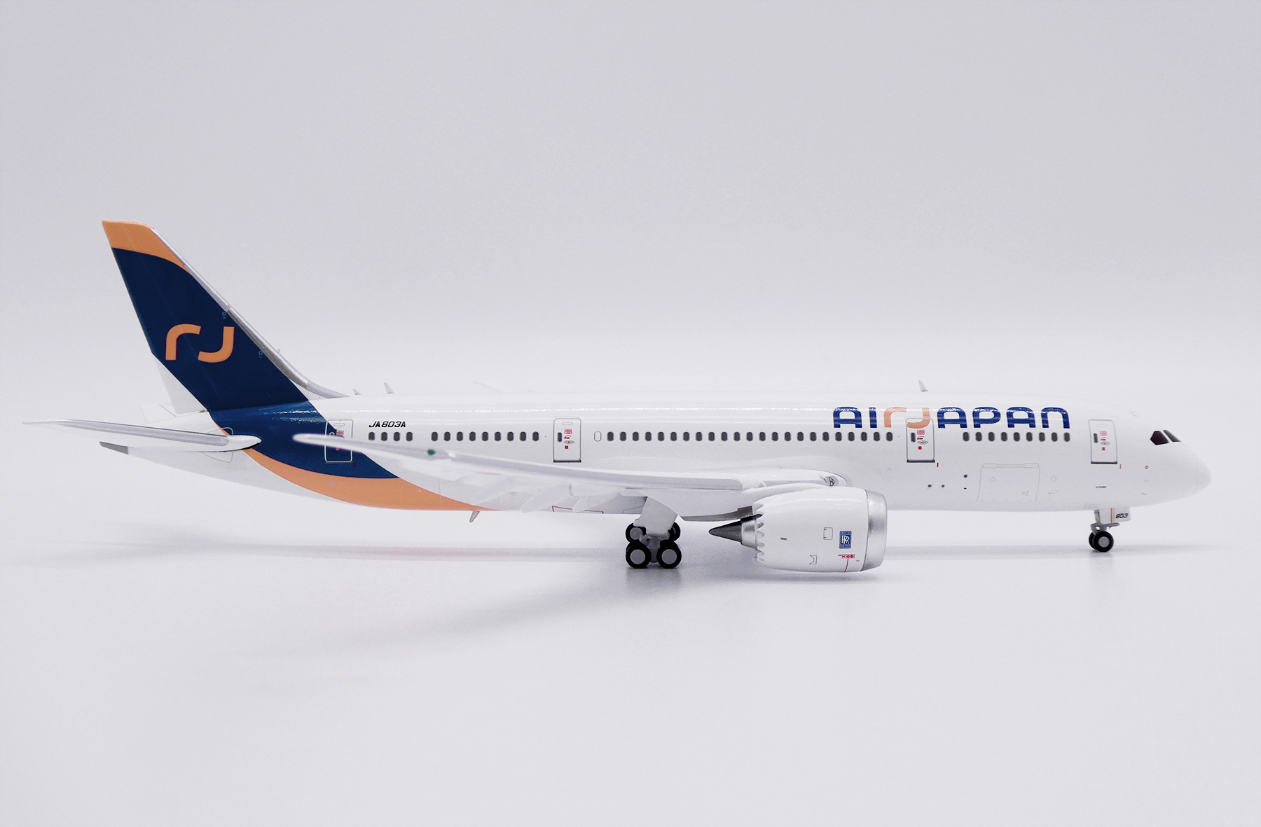 ScaleModelStore.com :: JC Wings 1:400 - SA4042A - Air Japan Boeing