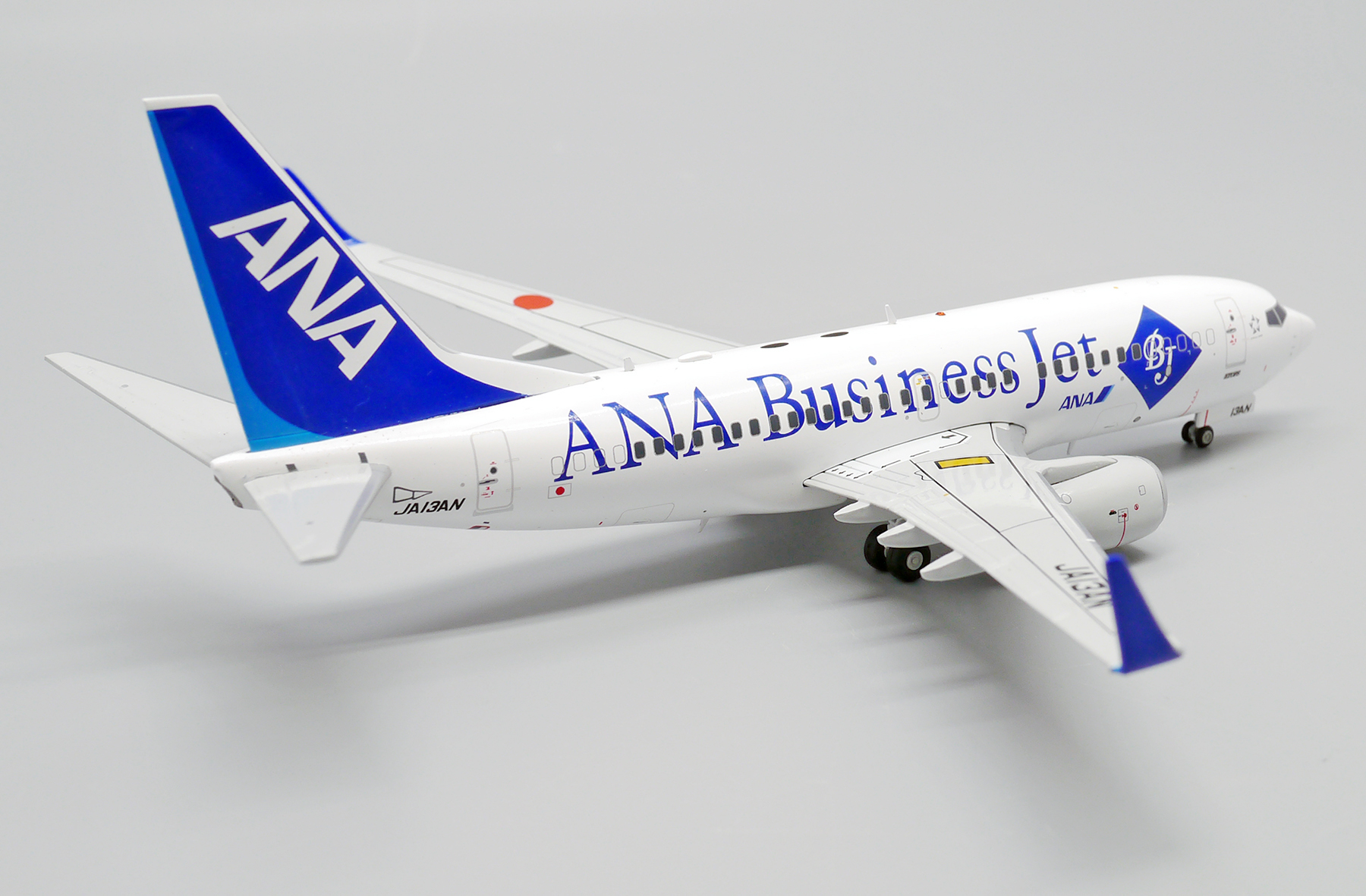 ScaleModelStore.com :: JC Wings 1:200 - EW2737004 - ANA - All