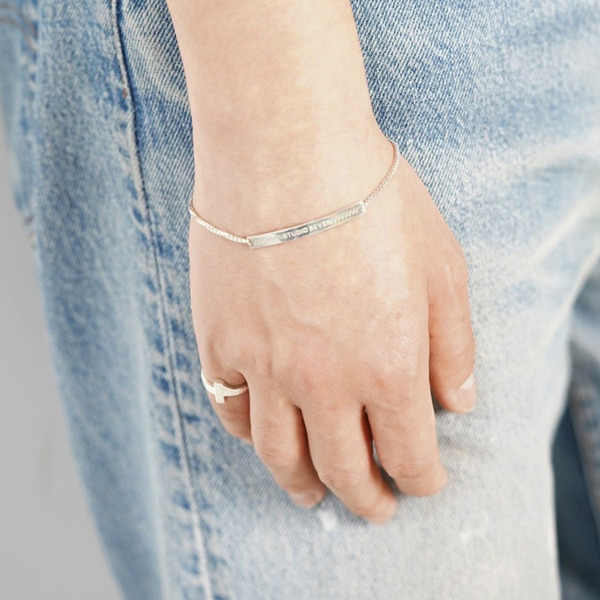 Metal Plate Logo Bracelet SLV | STUDIO SEVEN (スタジオ セブン)