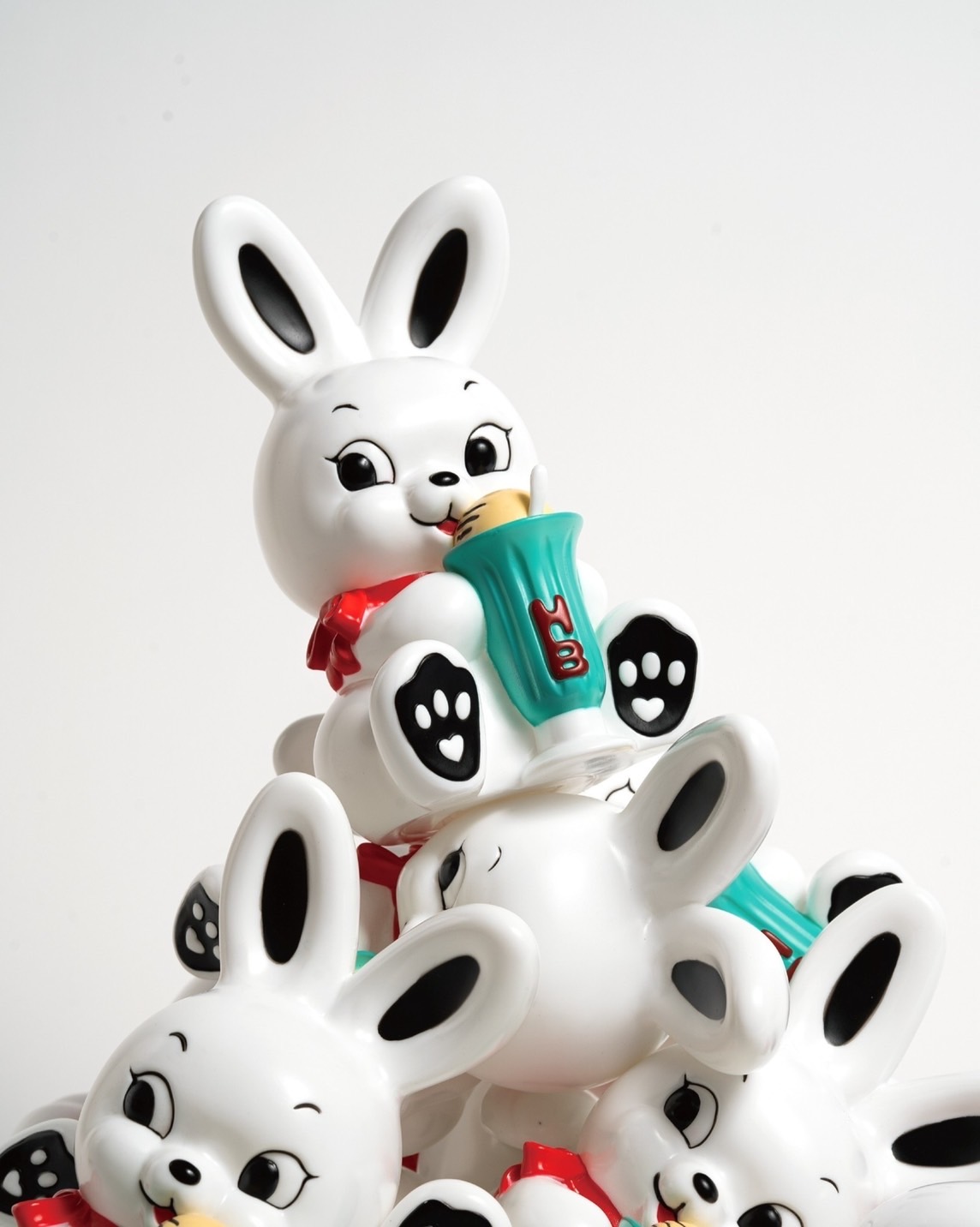 HONESTBOY×SECRET BASE Rabbit Figure - SECRET BASE ONLINE STORE