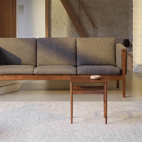 CH004 ネストテーブル / ウォルナット材 オイル仕上げCarl Hansen