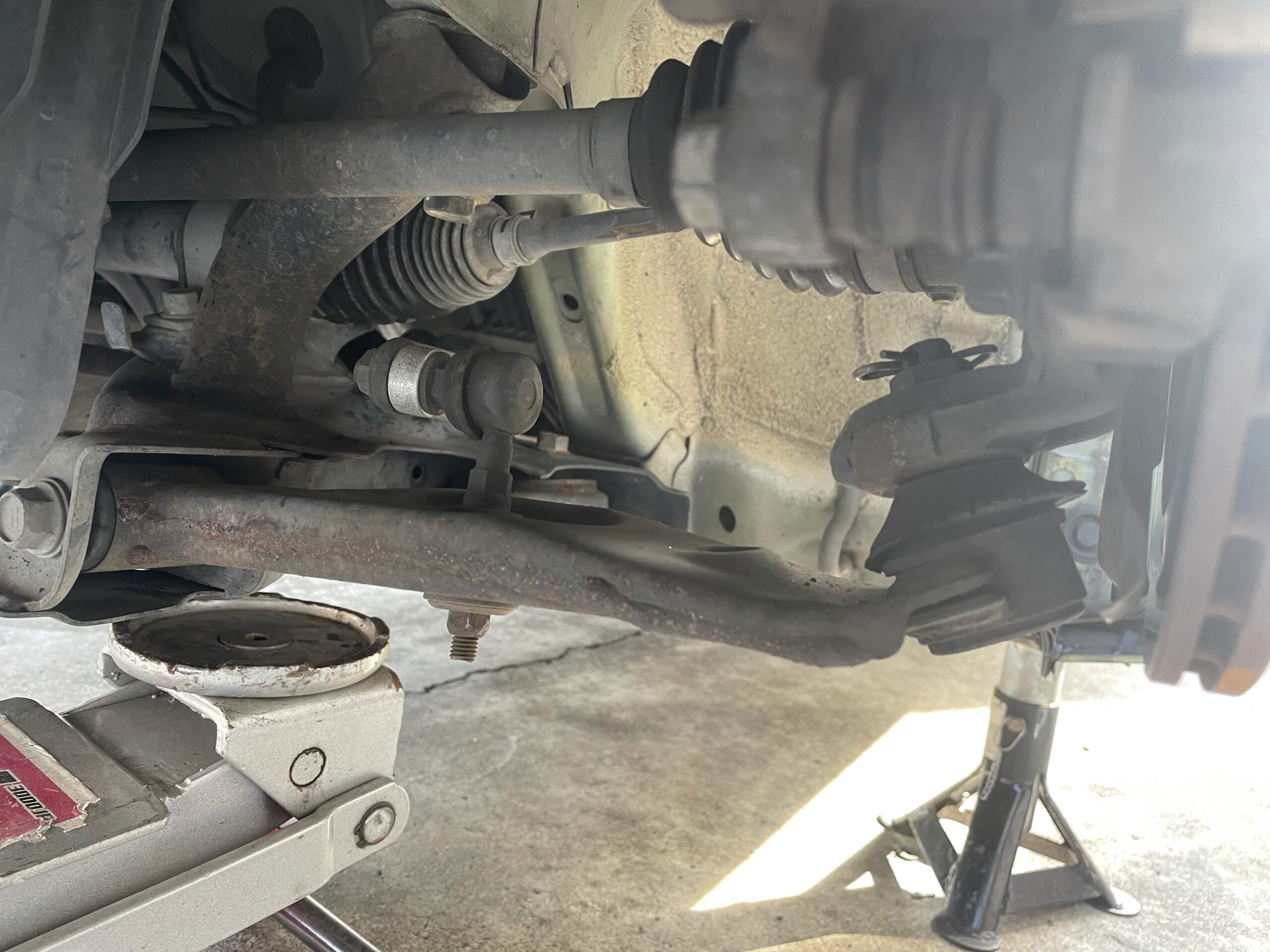 エッセ（L235）】ロアアーム交換。延長ロアアーム取り付け | Freedom