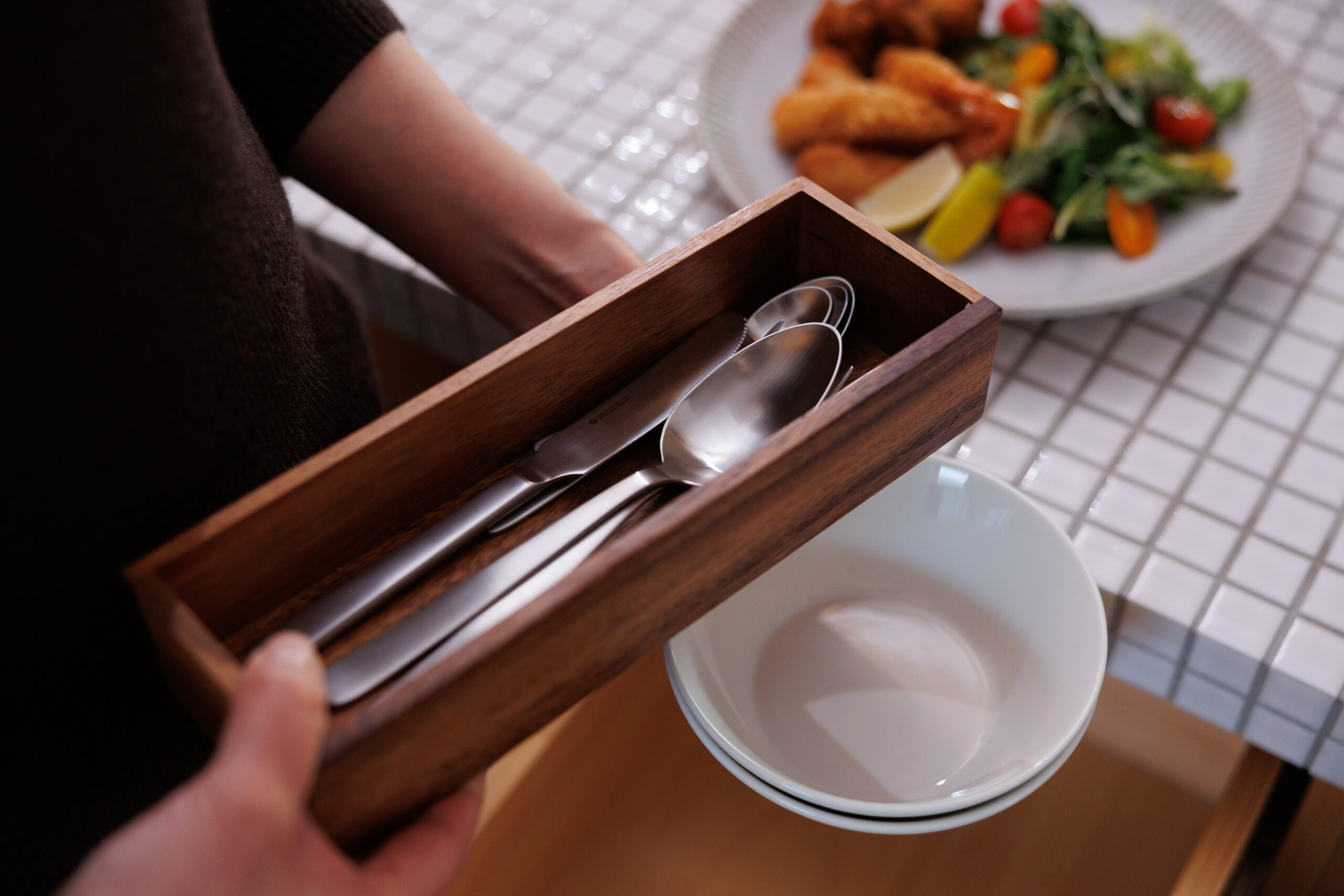 デンマーク王室御用達であり、世界各国のデンマーク大使館でも使用され