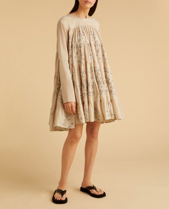 Merletteがブランド設立5周年を記念してスペシャルティアードドレスを