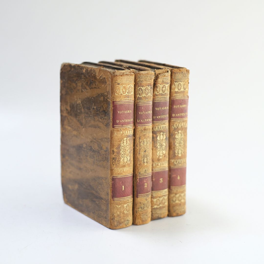 アンティークブック 1824年 フランスで200年前に出版された革張りの