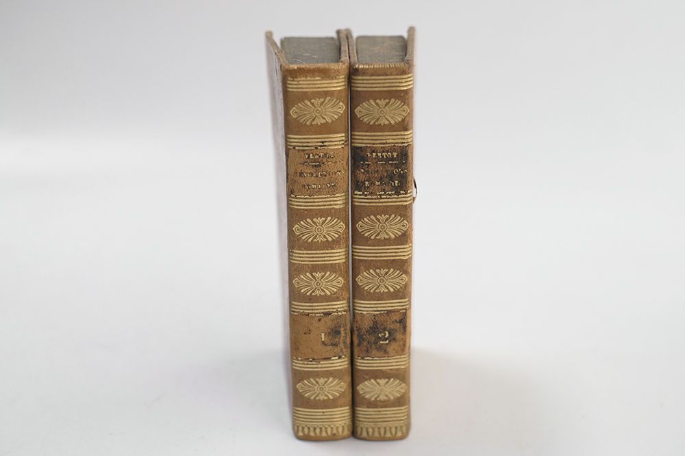 アンティークブック 1828年 200年前のフランスで発行された革背表紙の