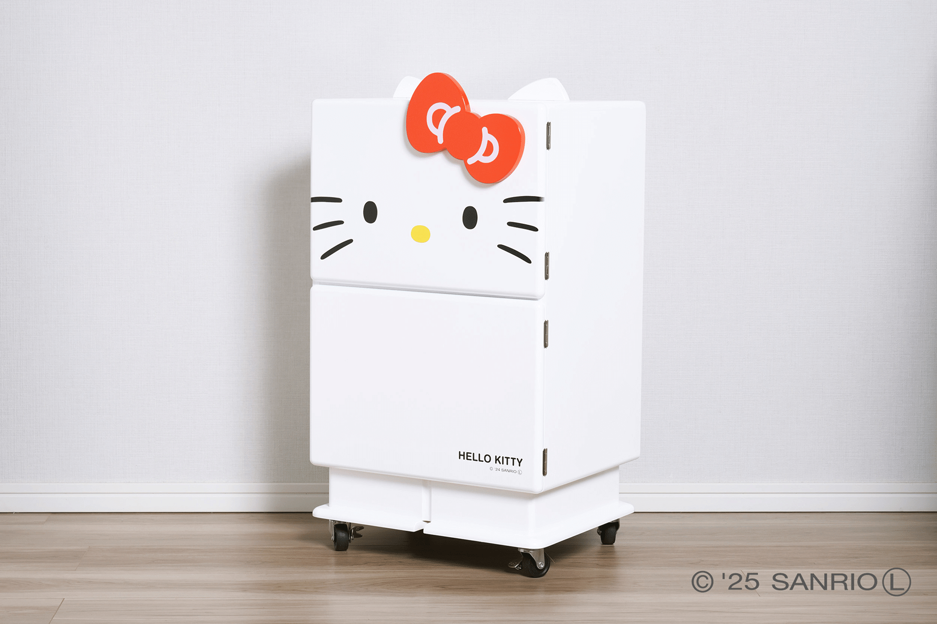 ニチガンから「ハローキティのキャスター付きチェスト」が登場！｜サンリオ