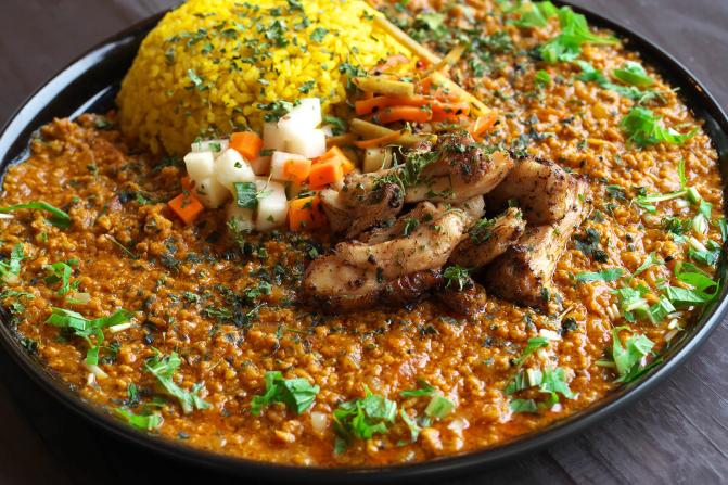 店主のひらめきから生み出される、ユニークなスパイスカレーに脱帽