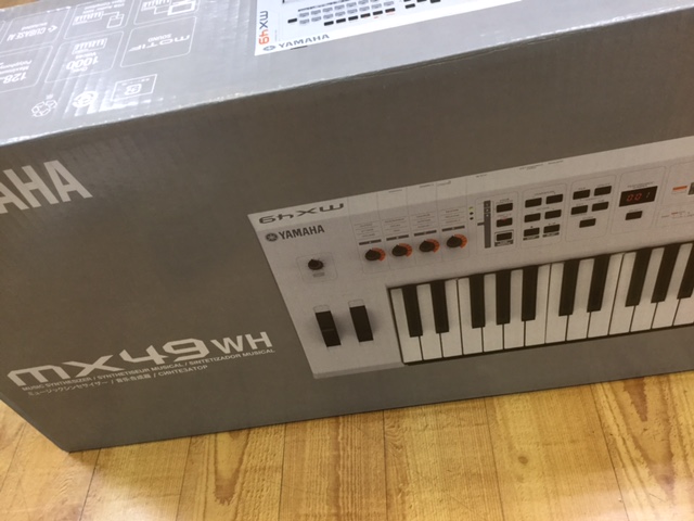YAMAHA（ヤマハ） シンセサイザー 高級感のある限定ホワイトカラーMX49