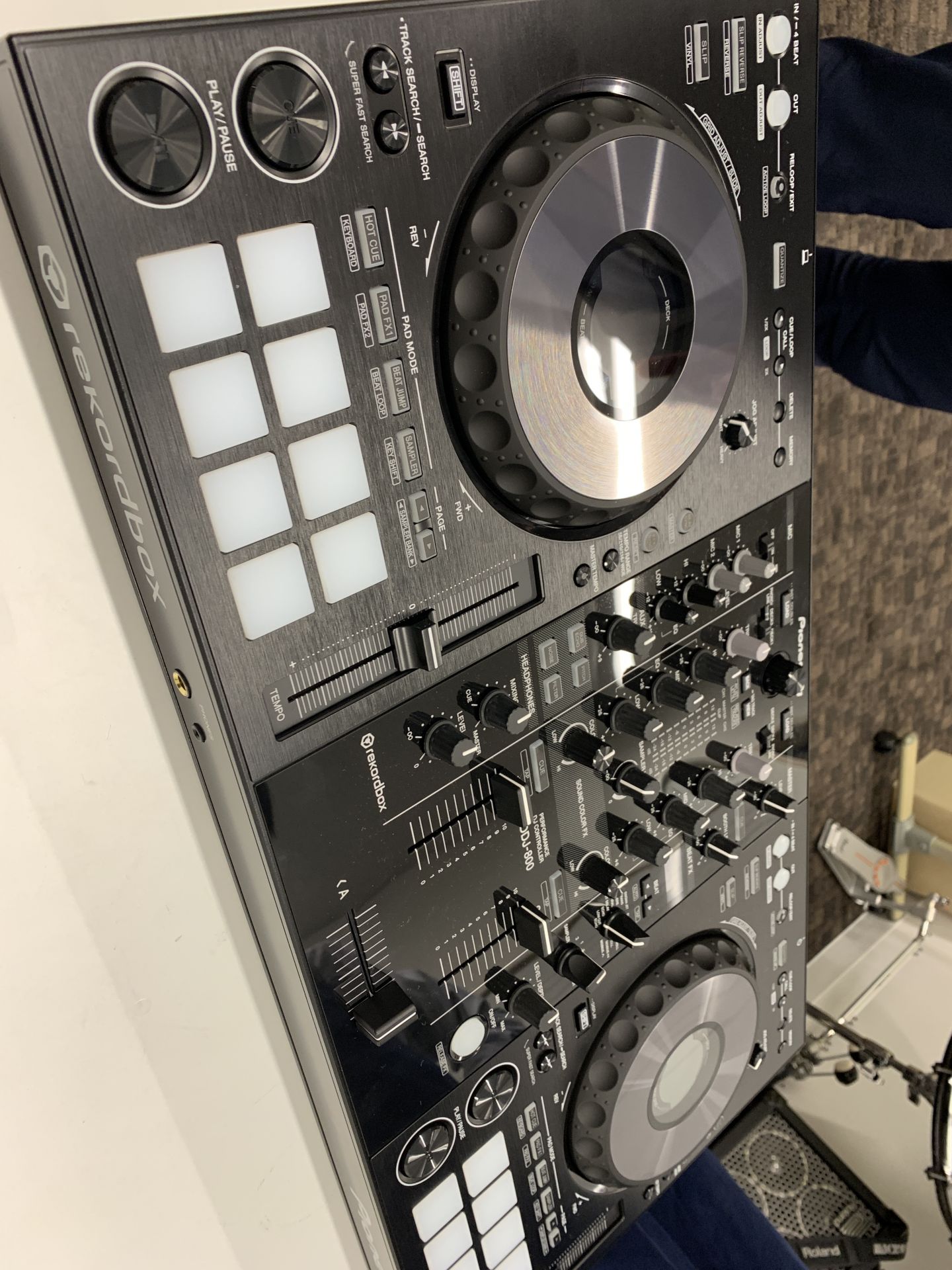 PioneerDJ DDJ-800がいよいよ登場！フラグシップと同等の機能を有し