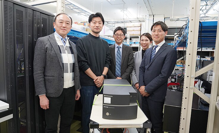 未開の電磁波「テラヘルツ波」の研究に島津の光スペクトラムアナライザ