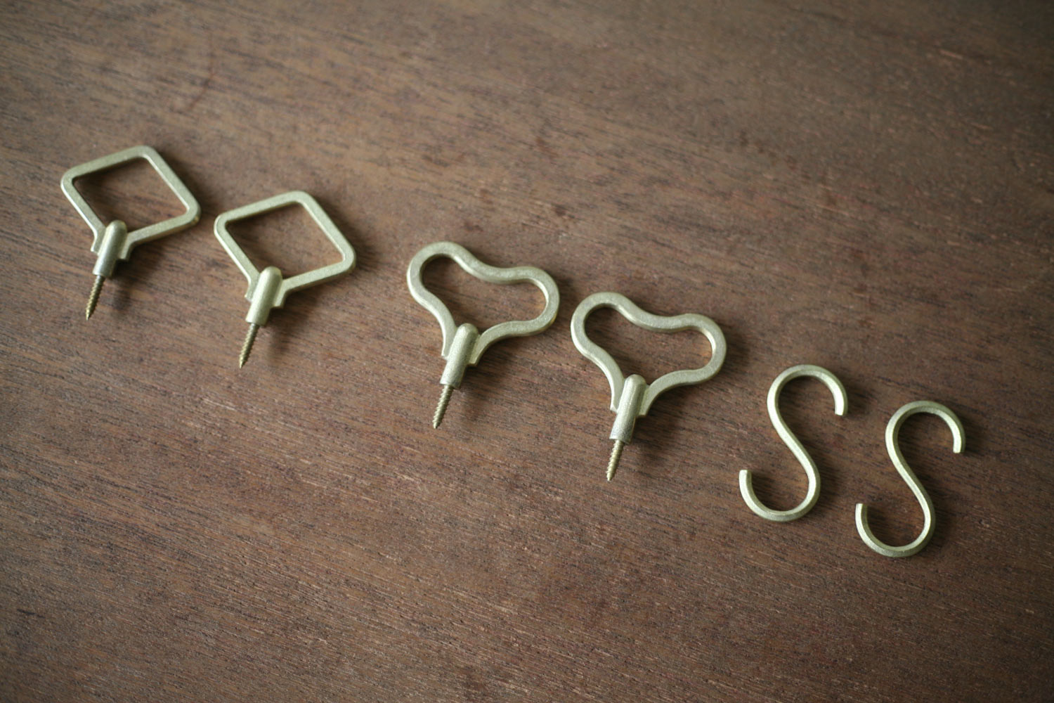 ハチ】六角形金属製アンティーク雑貨 ハチ】六角形金属製アンティーク