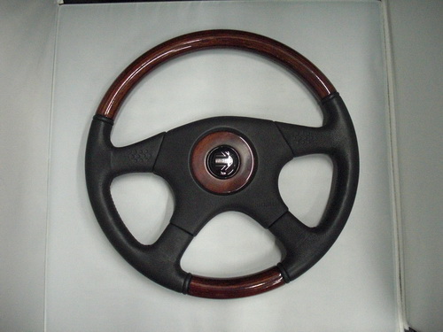 MOMO製 ステアリング（SPEED) レザー＆マホガニー 365mm | シグマ