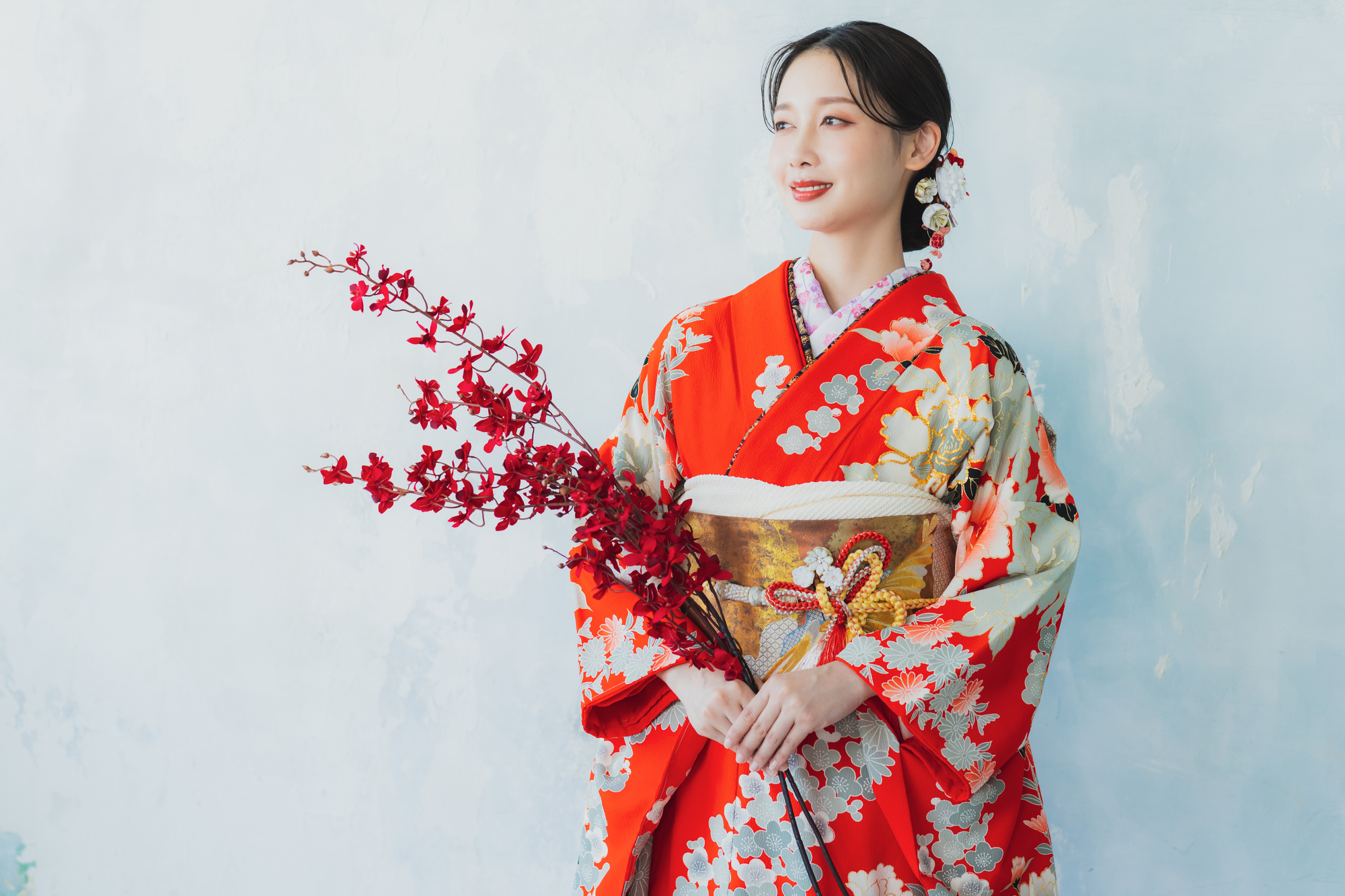 赤系振袖にはどんな帯締めが合う？おしゃれに仕上がる振袖コーデ｜成人