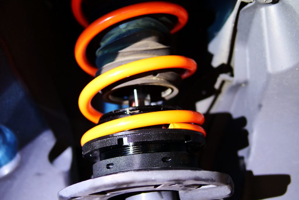 BMW G01/X3 M40dにハロウィンカラーのMSS Urban Fully Adjustableを