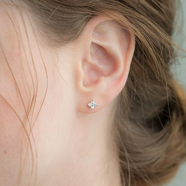 BRIGHTEST STAR DIAMOND PIERCED EARRINGS(S)(2XP0301)Pt950 ピアス