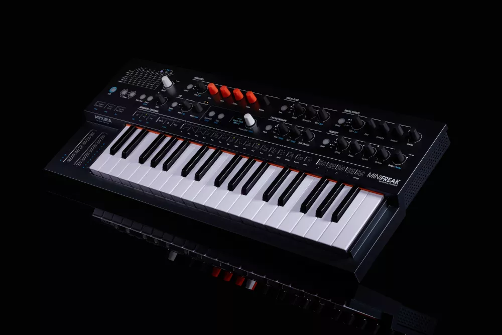 Arturia Minifreak Synthesizer
