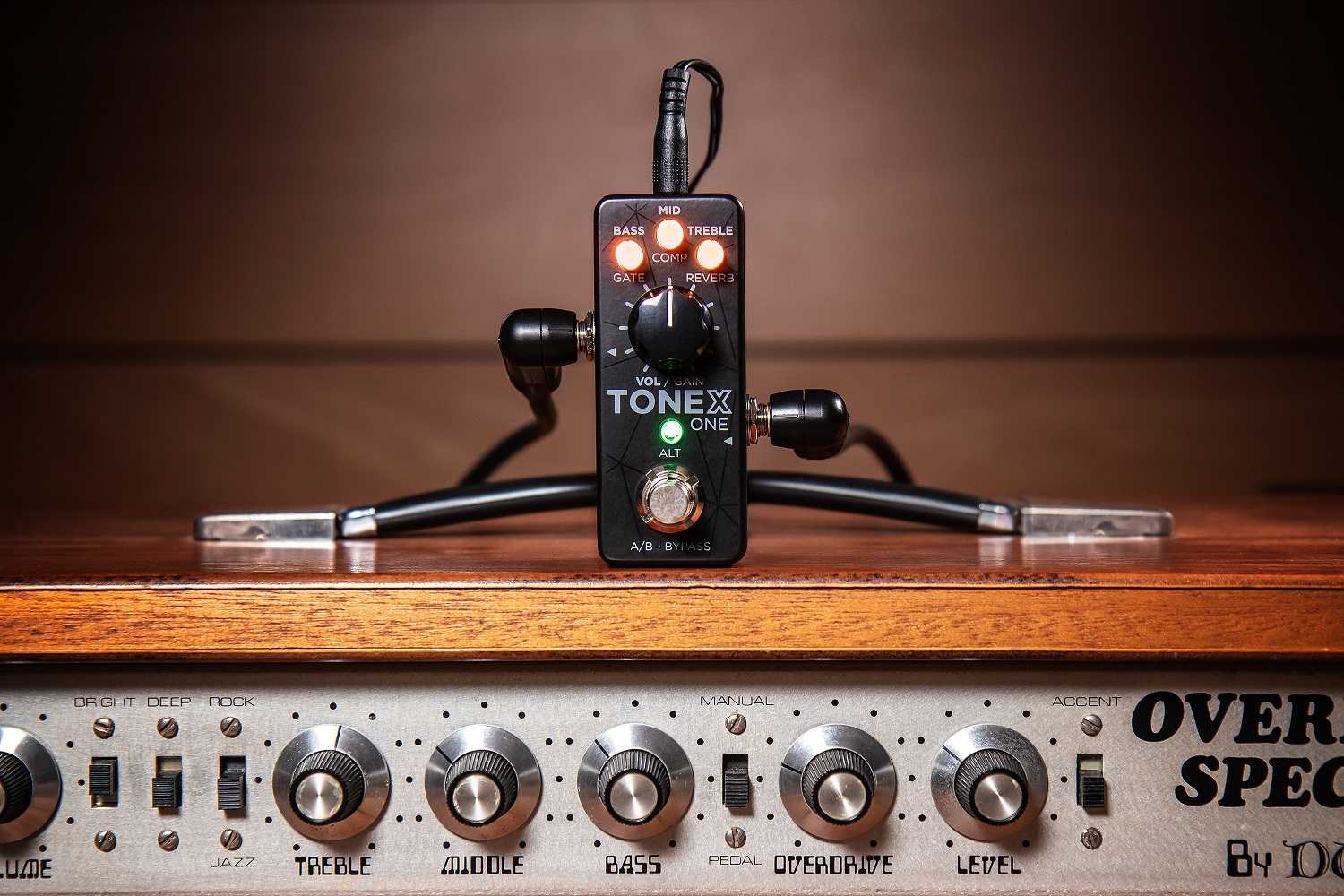 Ik multimedia ToneX One Guitar amp modeling simulation