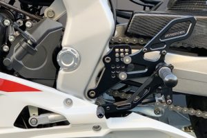 STRIKERスペシャルステップキット HONDA CBR250RR対応オプションパーツ