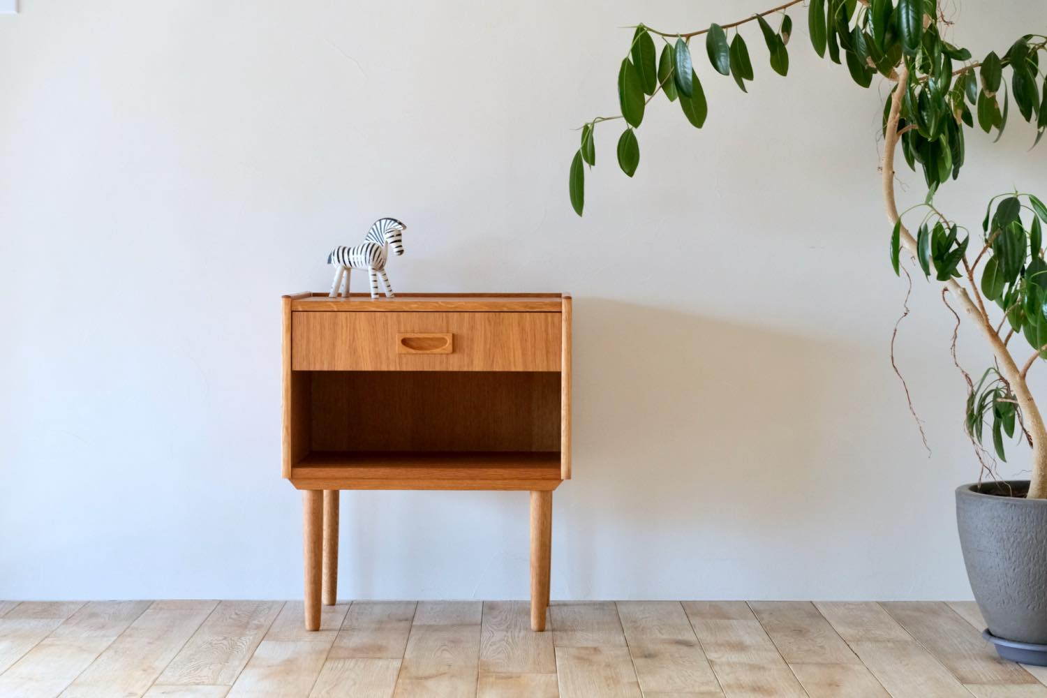 北欧ビンテージ家具/デンマーク製/ベッドサイドチェスト/オーク